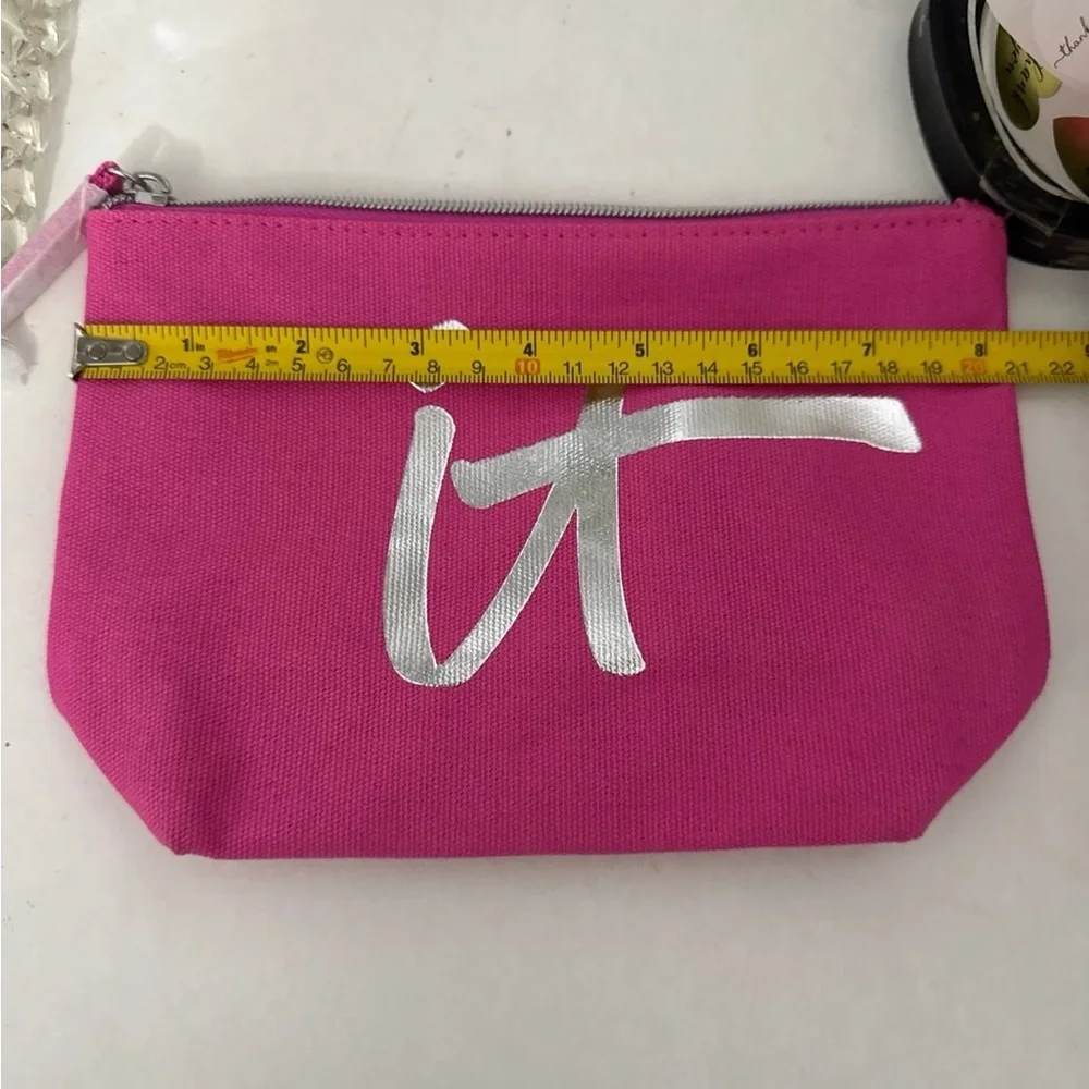 IT Cosmetic Bag Brand New - Picture 5 of 6